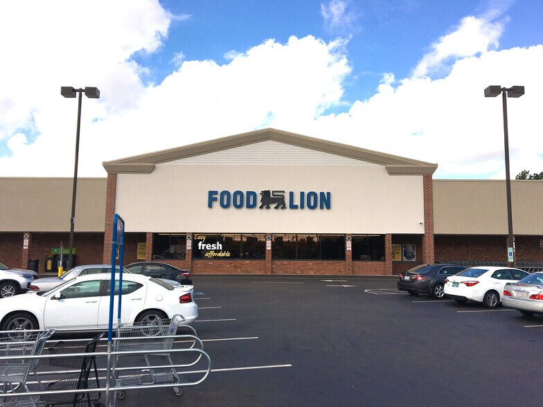 929 McArthur Rd, Fayetteville, NC à louer - Photo de l’immeuble – Image 2 sur 4