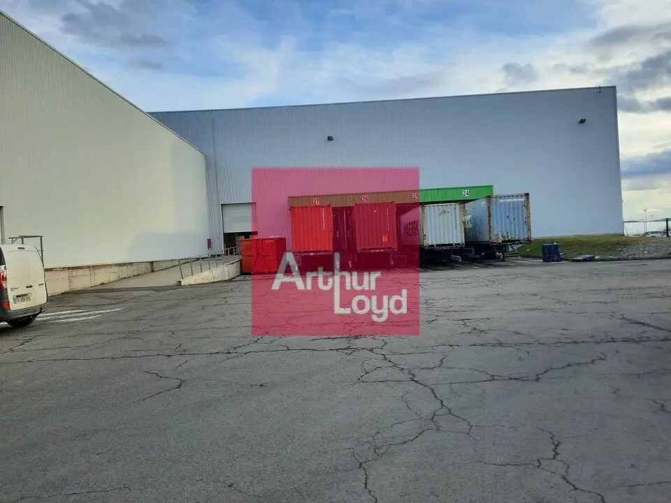 Industriel/Logistique dans COURNON-D'AUVERGNE à louer Photo de l’immeuble– Image 1 sur 7