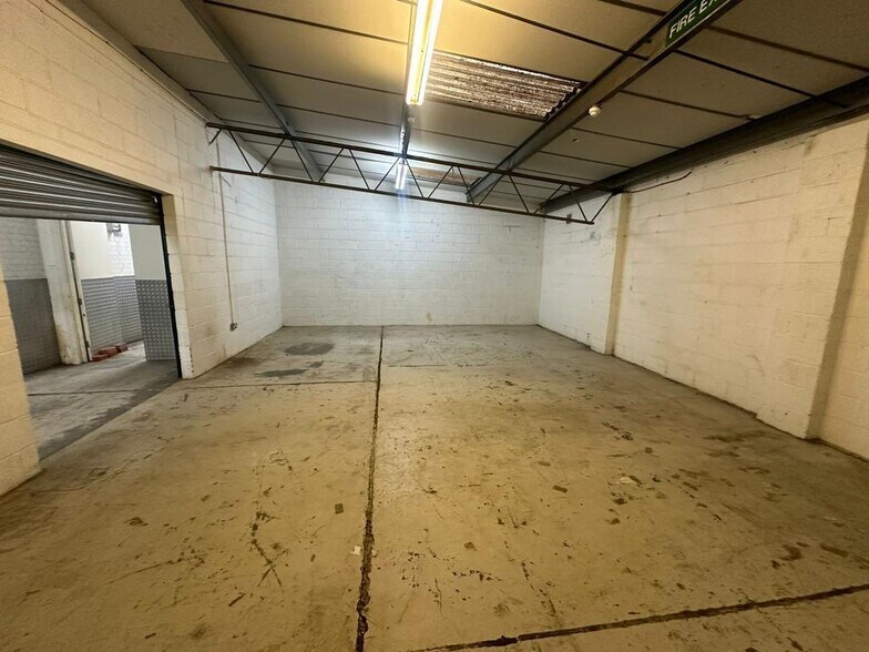 2 Cowgate Rd, Greenford à louer - Photo de l’immeuble – Image 3 sur 50