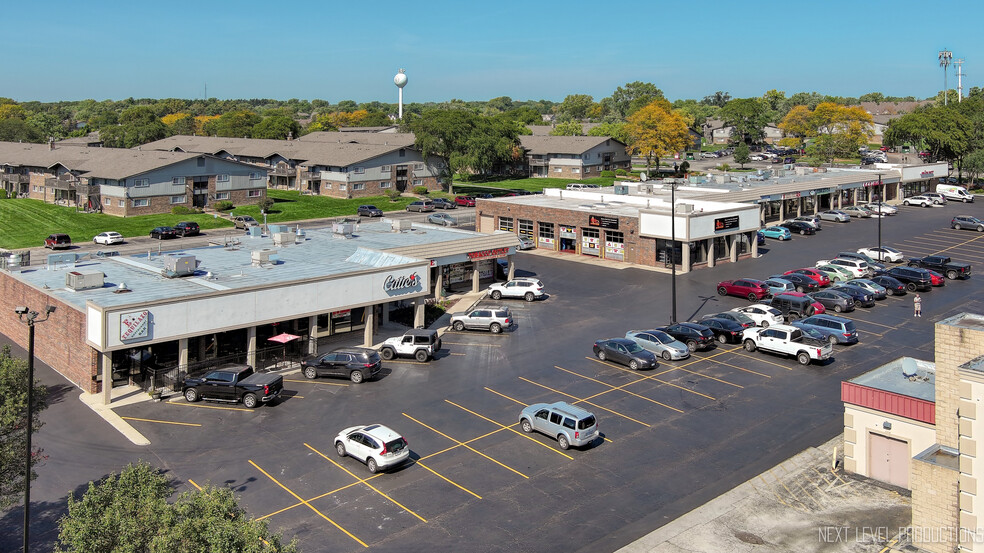 10S620-10S656 Kingery Hwy, Willowbrook, IL à louer - Photo de l’immeuble – Image 3 sur 15