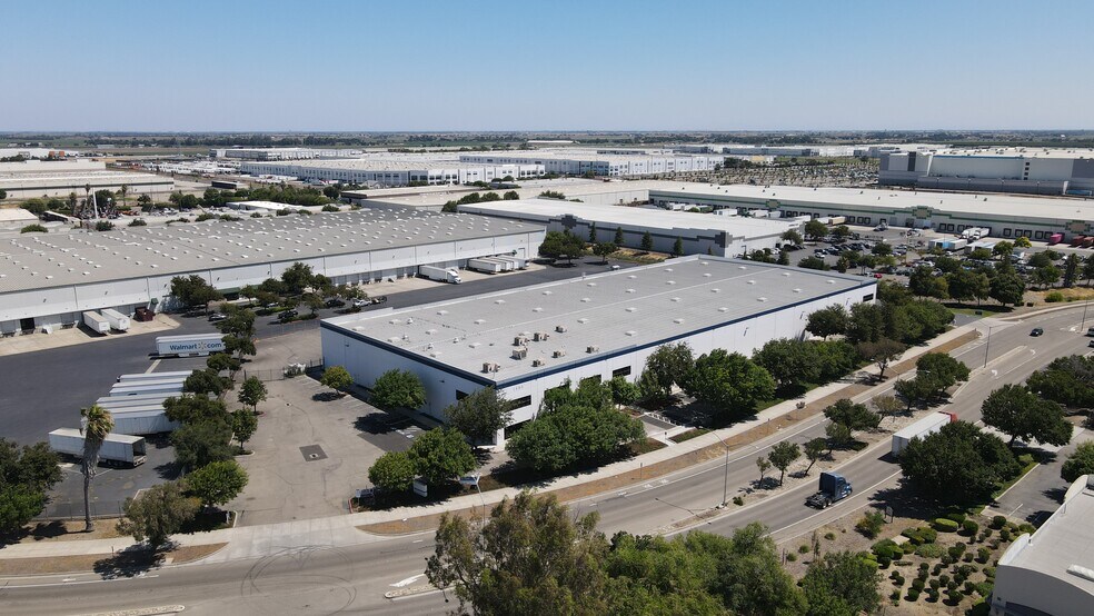 1880 N MacArthur Dr, Tracy, CA à vendre - Aérien – Image 3 sur 6