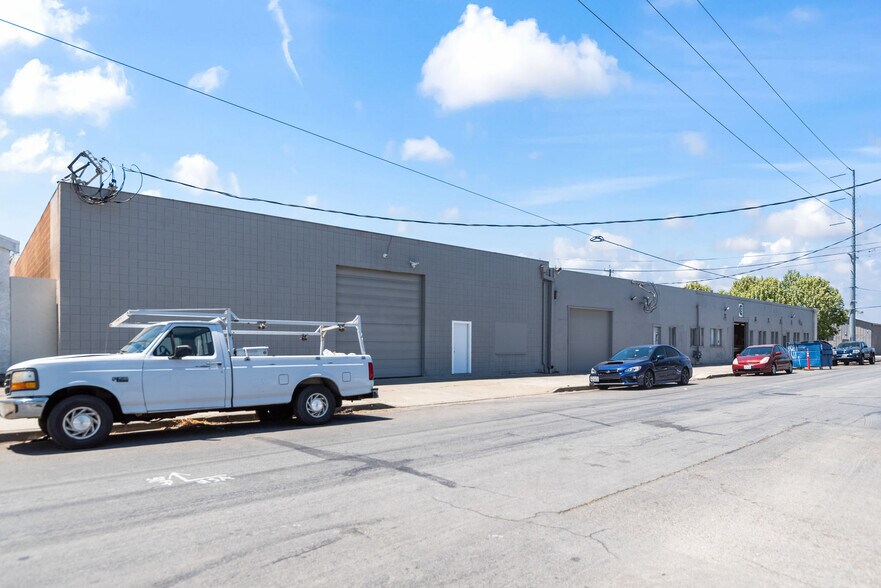 19,794 SF - 3 Industrial Bldgs. For Sale portefeuille de 3 biens à vendre sur LoopNet.fr - Photo de l’immeuble – Image 3 sur 19