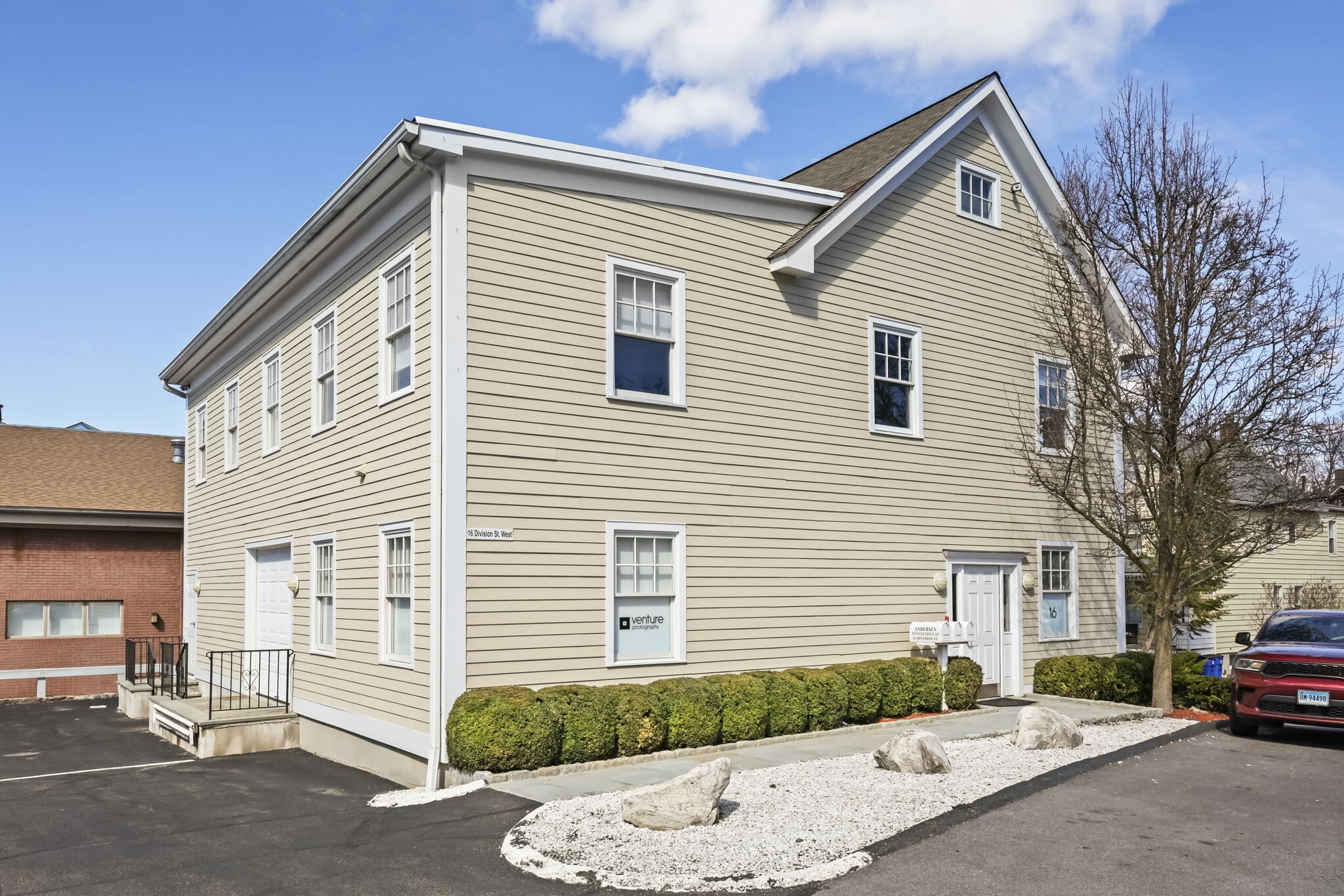 16 Division St W, Greenwich, CT à louer Photo intérieure– Image 1 sur 3