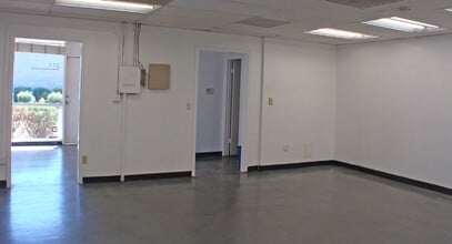 2123 S Priest Dr, Tempe, AZ à louer Photo intérieure– Image 2 sur 3