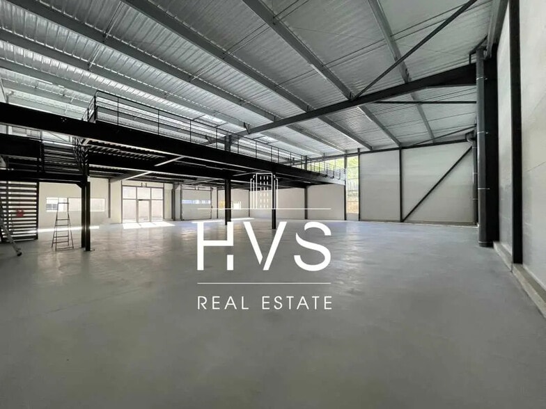 Local d'activités dans La Ciotat à vendre - Photo de l’immeuble – Image 3 sur 7