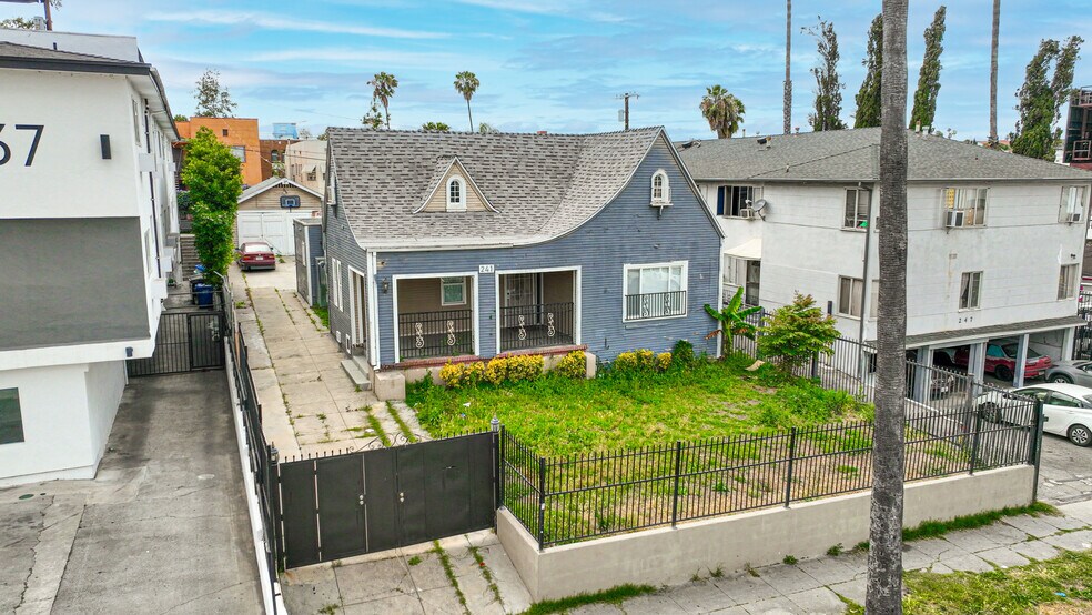 241 N Catalina St, Los Angeles, CA à vendre - Photo de l’immeuble – Image 3 sur 24