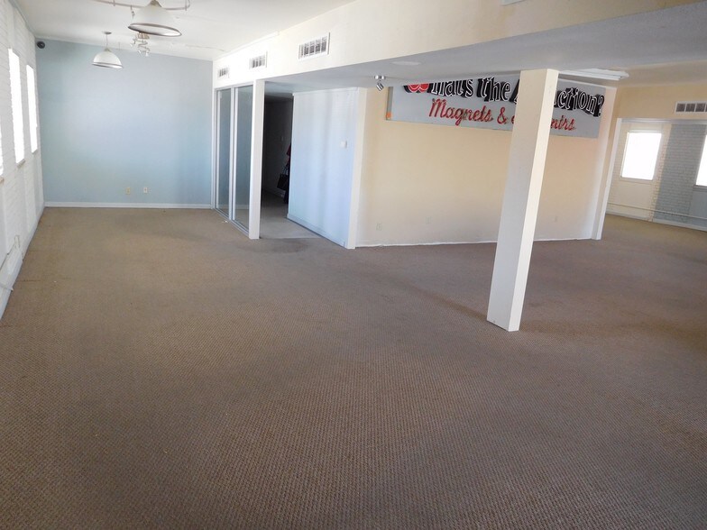 6232 E Gateway Blvd, El Paso, TX à louer - Photo de l’immeuble – Image 3 sur 25