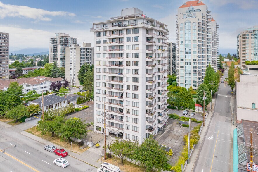 621 Eighth St, New Westminster, BC à vendre - Photo de l’immeuble – Image 3 sur 5