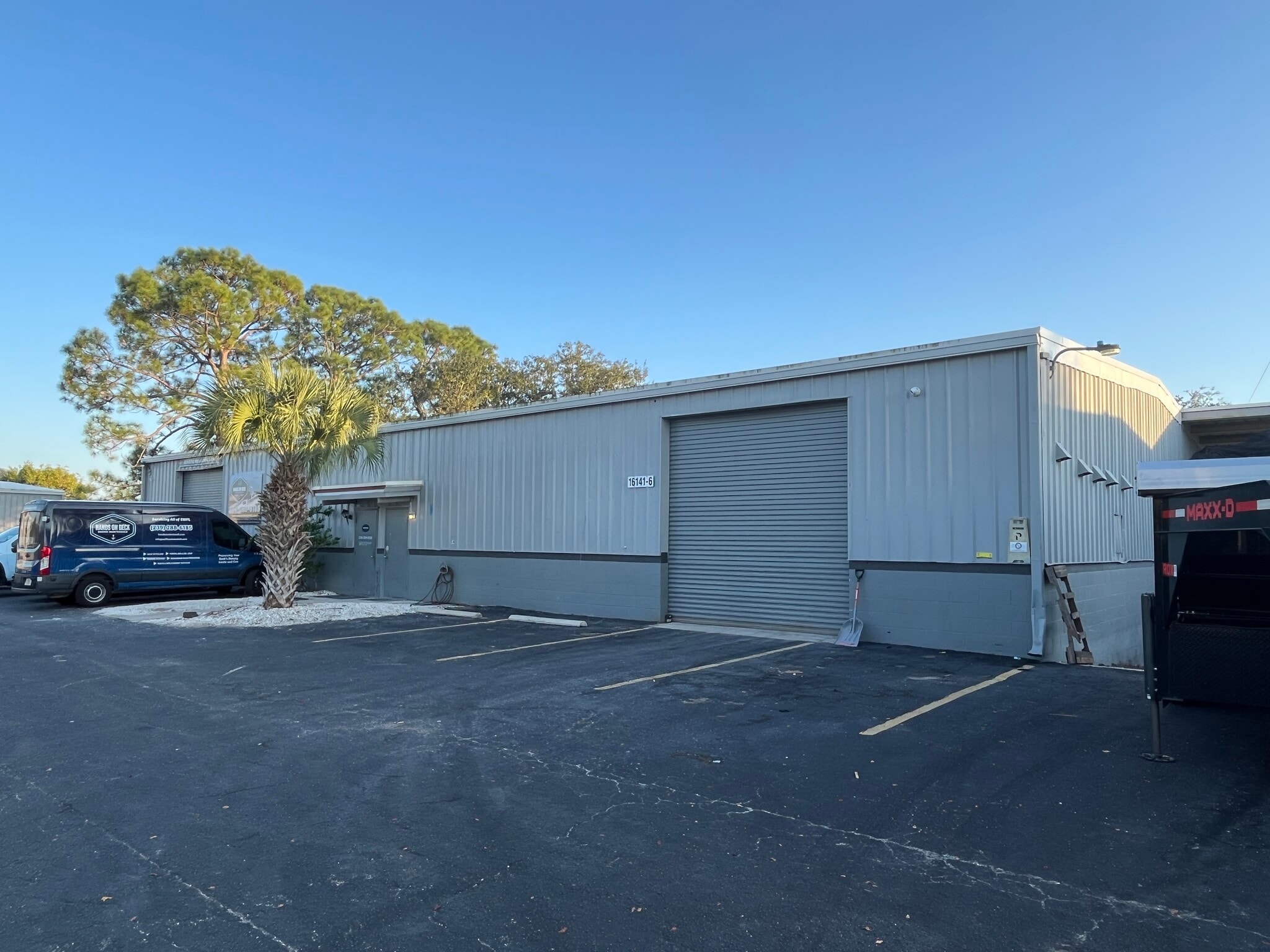16121 Pine Ridge Rd, Fort Myers, FL à louer Photo de l’immeuble– Image 1 sur 3