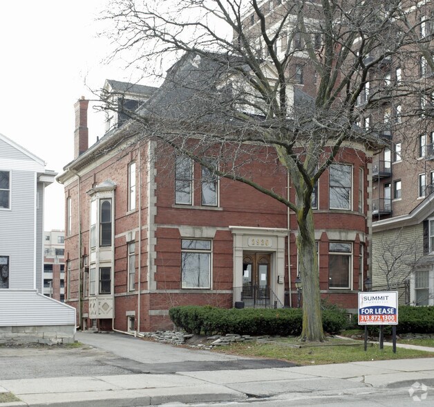 2920 E Jefferson Ave, Detroit, MI à louer - Photo de l’immeuble – Image 2 sur 7