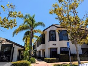 3151 Airway Ave, Costa Mesa, CA à louer Photo de l’immeuble– Image 2 sur 3