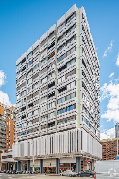 Bureau dans Madrid, Madrid à louer - Photo principale – Image 1 sur 19
