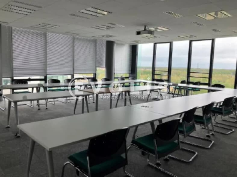 8 Avenue De Lunca, Montigny-le-Bretonneux à louer - Photo intérieure – Image 3 sur 7