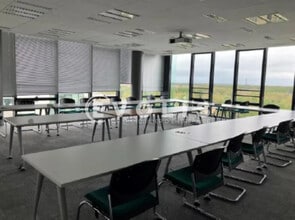 8 Avenue De Lunca, Montigny-le-Bretonneux à louer Photo de l’immeuble– Image 2 sur 4