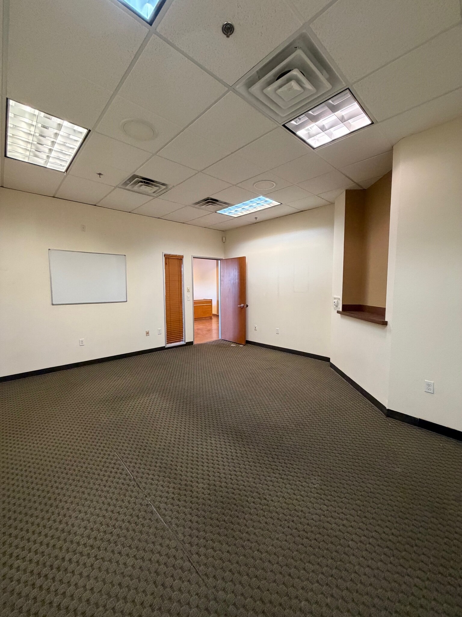 9610-9640 W Tropicana Ave, Las Vegas, NV à louer Photo intérieure– Image 1 sur 9