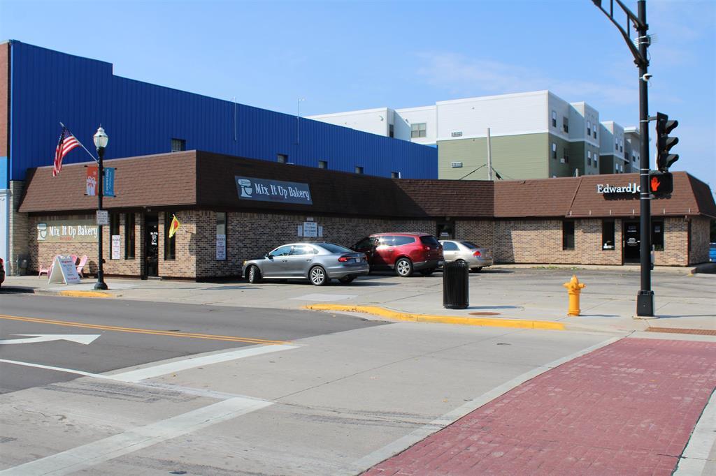 64 N Main St, Fond Du Lac, WI à vendre Photo principale– Image 1 sur 8