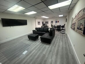 10191 W Sample Rd, Coral Springs, FL à louer Photo intérieure– Image 1 sur 3