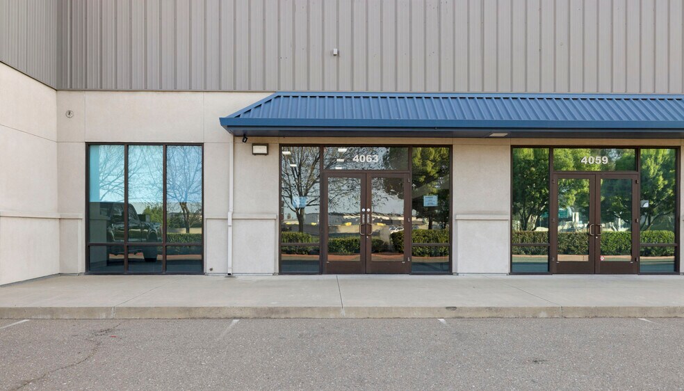4063 E. Calloway Court, Stockton, CA à louer - Photo de l’immeuble – Image 2 sur 35