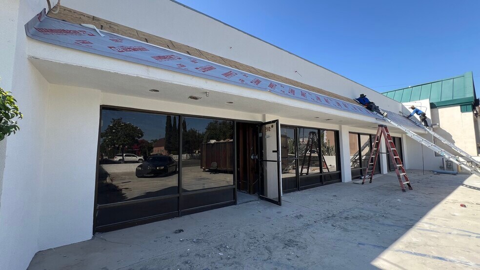 915 N Maclay Ave, San Fernando, CA à louer - Photo de l’immeuble – Image 2 sur 5