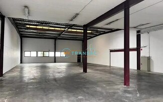 Plus de détails pour Local d'activités à louer