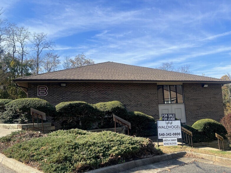 2250 Murrell Rd, Lynchburg, VA à louer - Photo de l’immeuble – Image 3 sur 4
