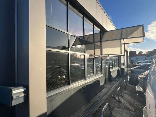 Plus de détails pour Bureau, Local d'activités à louer