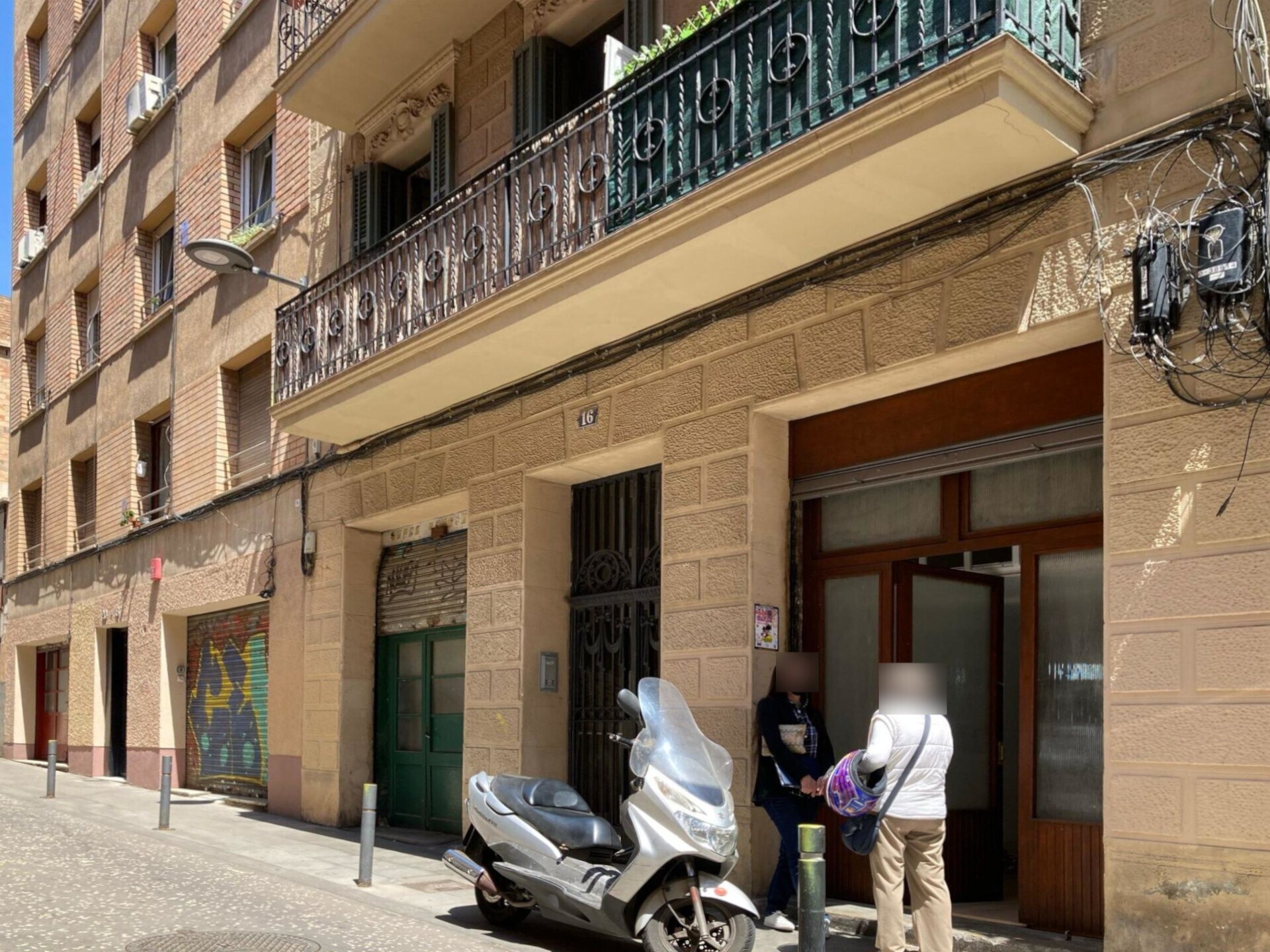 Local commercial dans Barcelone, Barcelona à louer Photo de la construction– Image 1 sur 5