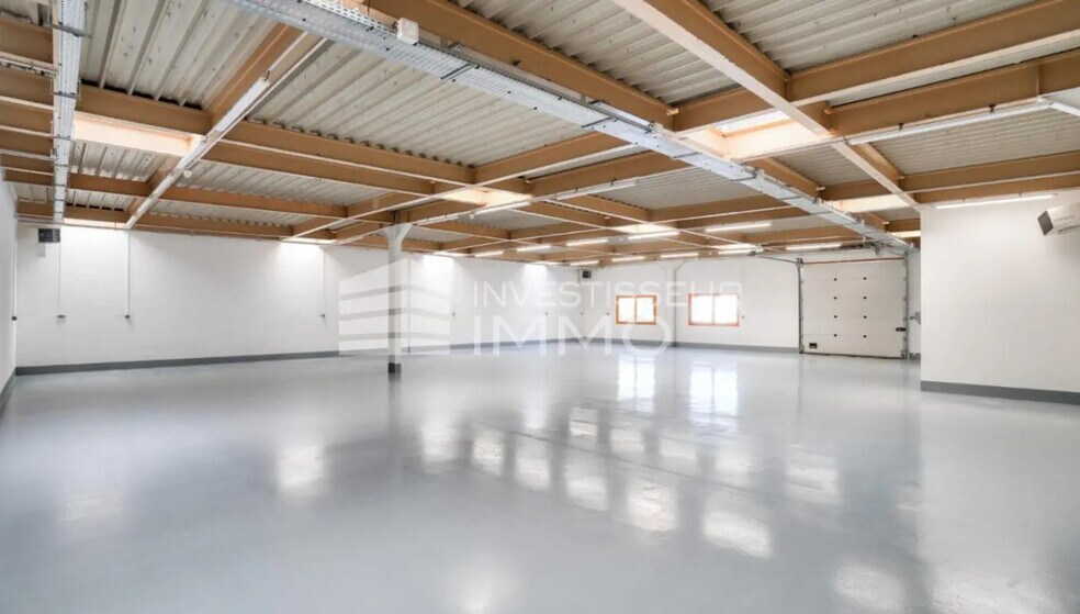 Local d’activités dans Croissy-Beaubourg à louer - Photo intérieure – Image 1 sur 4