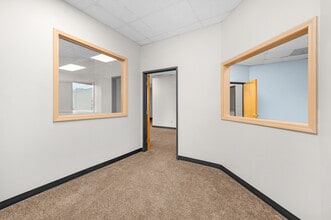 6659 Pearl Rd, Parma Heights, OH à louer Photo intérieure– Image 1 sur 10