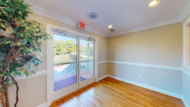 5604 Starkey Rd, Roanoke, VA à vendre Photo intérieure– Image 2 sur 9