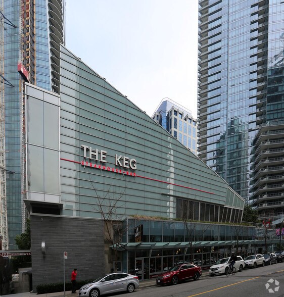 1121 Alberni St, Vancouver, BC à vendre - Photo de l’immeuble – Image 2 sur 2