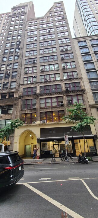 Plus de détails pour 306 W 38th St, New York, NY - Bureau, Local commercial à louer