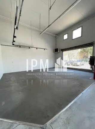 Local commercial dans Aubagne à louer - Photo de l’immeuble – Image 1 sur 5