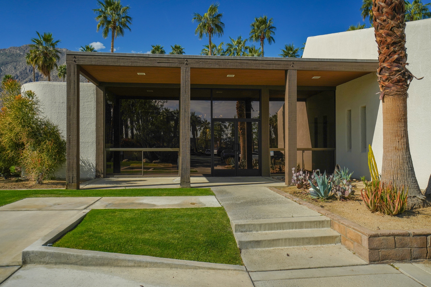 750 E Tahquitz Canyon Way, Palm Springs, CA à louer Photo intérieure– Image 1 sur 32