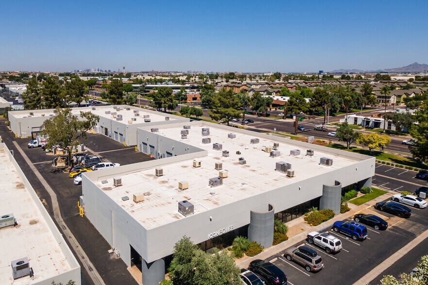 1605 W University Dr, Tempe, AZ à louer - Photo de l’immeuble – Image 3 sur 4