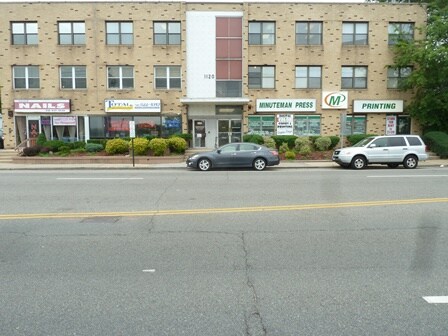 1120 Old Country Rd, Plainview, NY à louer - Photo de l’immeuble – Image 3 sur 26