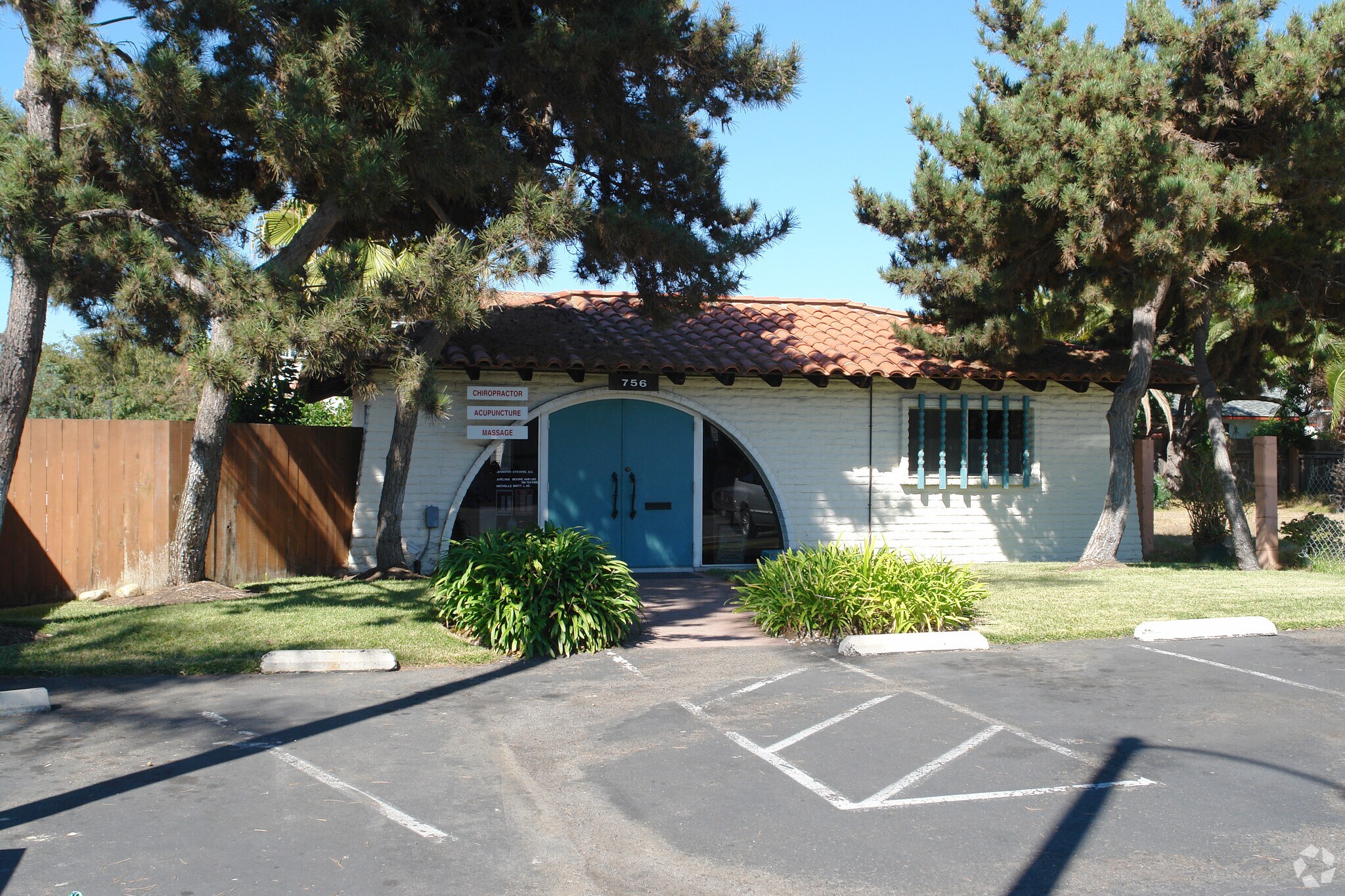 756 Grand Ave, Carlsbad, CA à vendre Photo principale– Image 1 sur 3