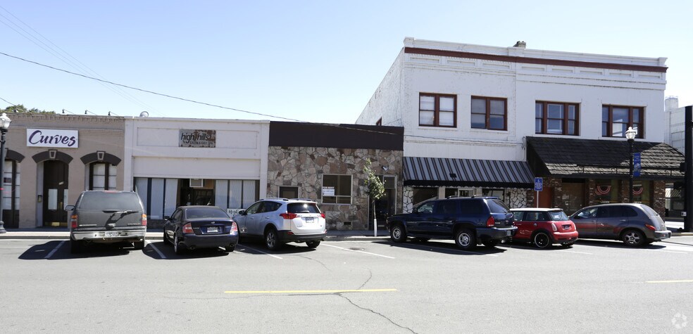 212 Washington St, The Dalles, OR à vendre - Photo de l’immeuble – Image 3 sur 3