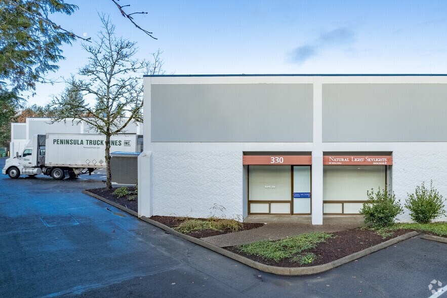 10950 SW 5th St, Beaverton, OR à louer - Photo de l’immeuble – Image 3 sur 5