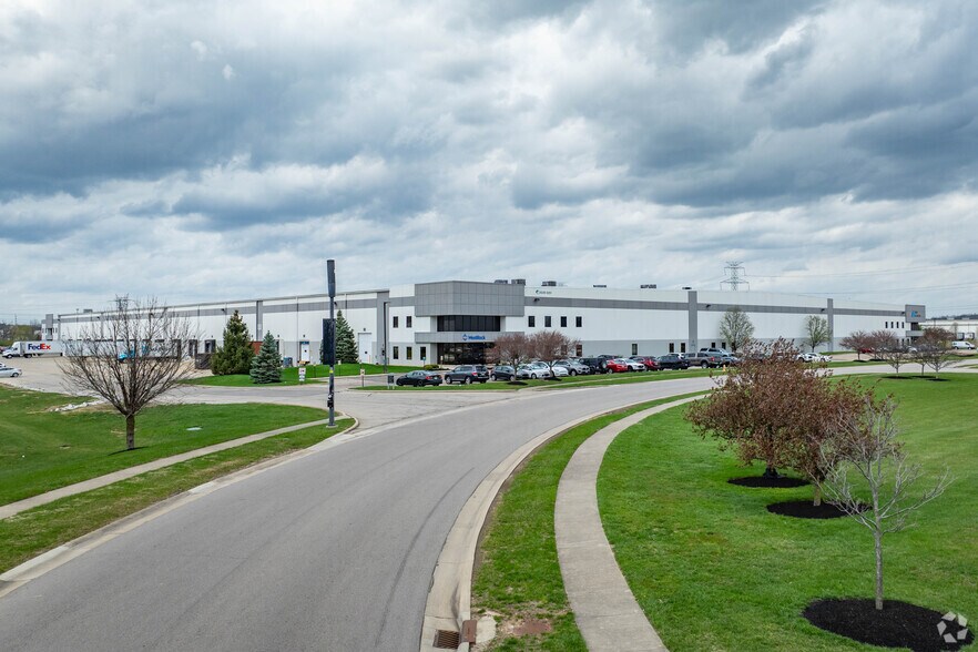 9245-9251 Meridian Way, West Chester, OH à louer - Photo principale – Image 1 sur 6