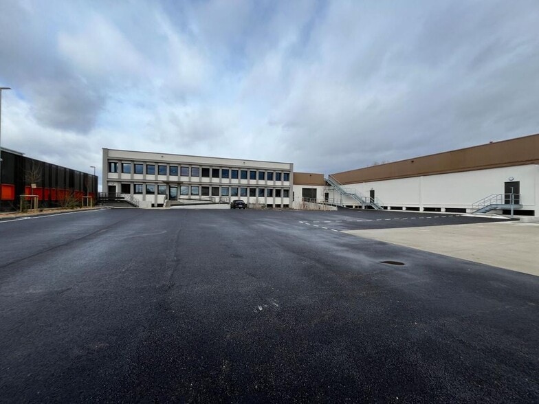 21 Avenue Barthélémy Thimonnier, Caluire-et-Cuire à louer - Photo de l’immeuble – Image 3 sur 27