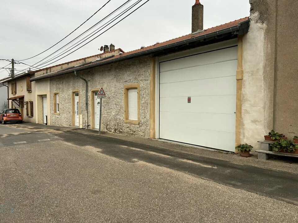 Local d’activités dans OGY à louer Photo de l’immeuble– Image 1 sur 9