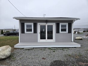 697 Succotash Rd, South Kingstown, RI à louer Photo de l’immeuble– Image 2 sur 11