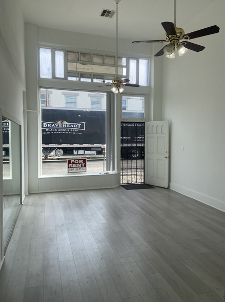 403-411 W 6th St, San Pedro, CA à louer - Photo de l’immeuble – Image 3 sur 13