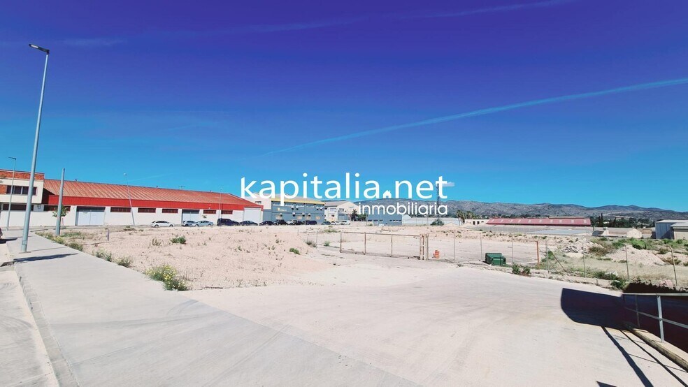 Industriel/Logistique dans Ontinyent, Valencia à vendre - Photo de l’immeuble – Image 2 sur 7