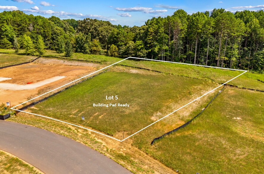 120 Bentley Ct, Troutman, NC à vendre - Photo de l’immeuble – Image 2 sur 8