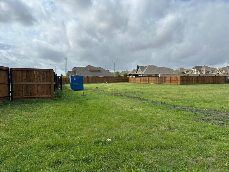 3553 Loddick Ln, Fort Worth, TX à louer - Photo de l’immeuble – Image 3 sur 7