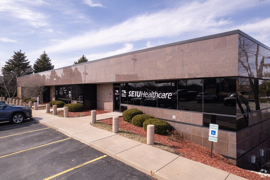 4920 E State St, Rockford, IL à louer - Photo de l’immeuble – Image 3 sur 5