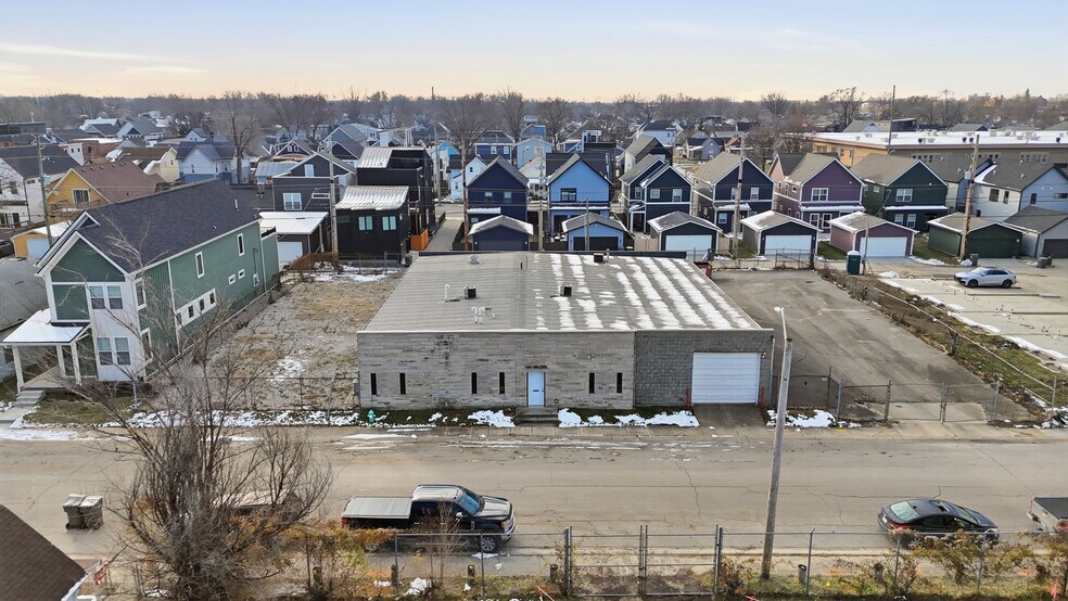 1351 Deloss St, Indianapolis, IN à vendre - Photo de l’immeuble – Image 2 sur 9