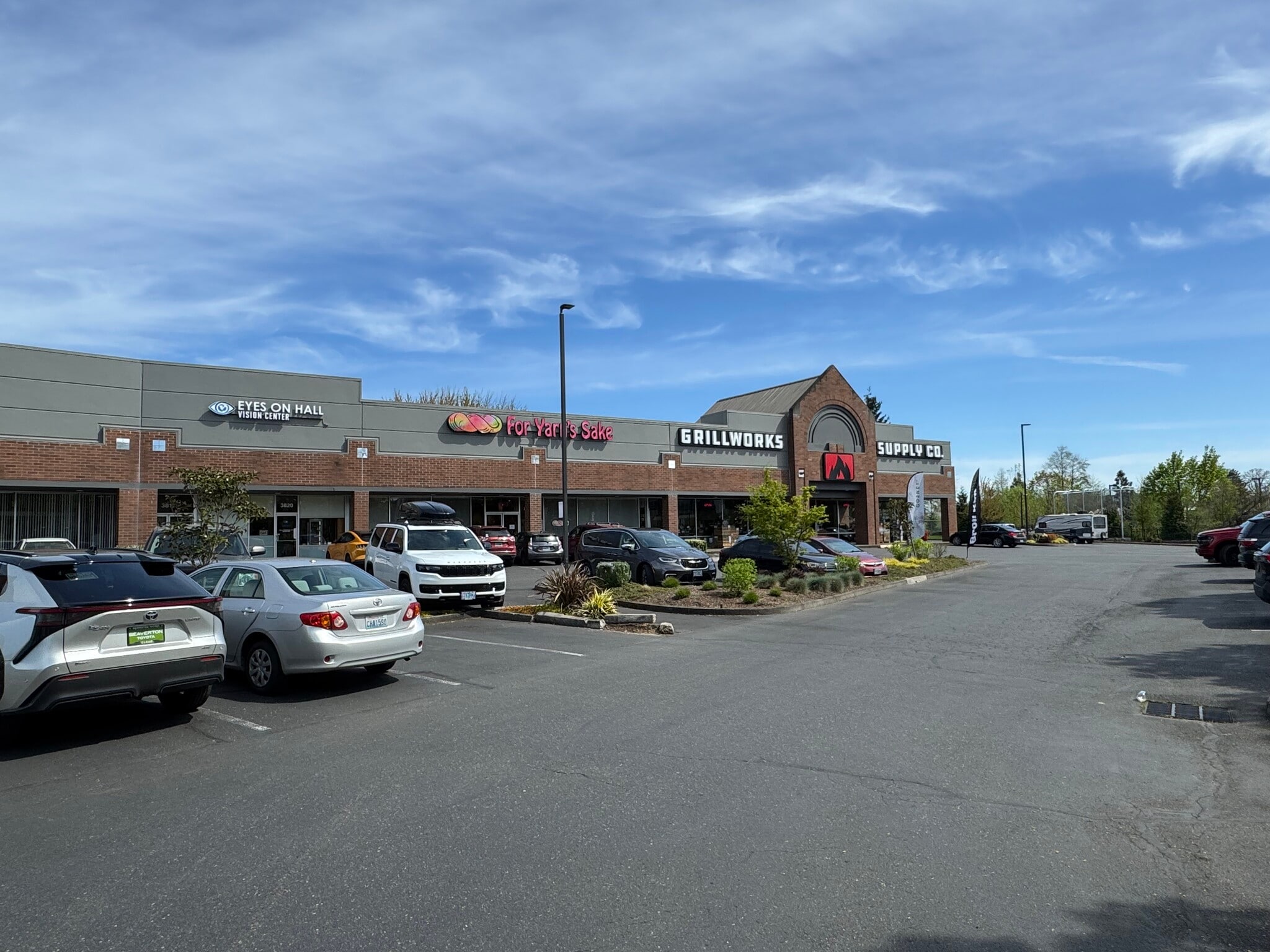 3700-3850 SW Hall St, Beaverton, OR à louer Photo de l’immeuble– Image 1 sur 6